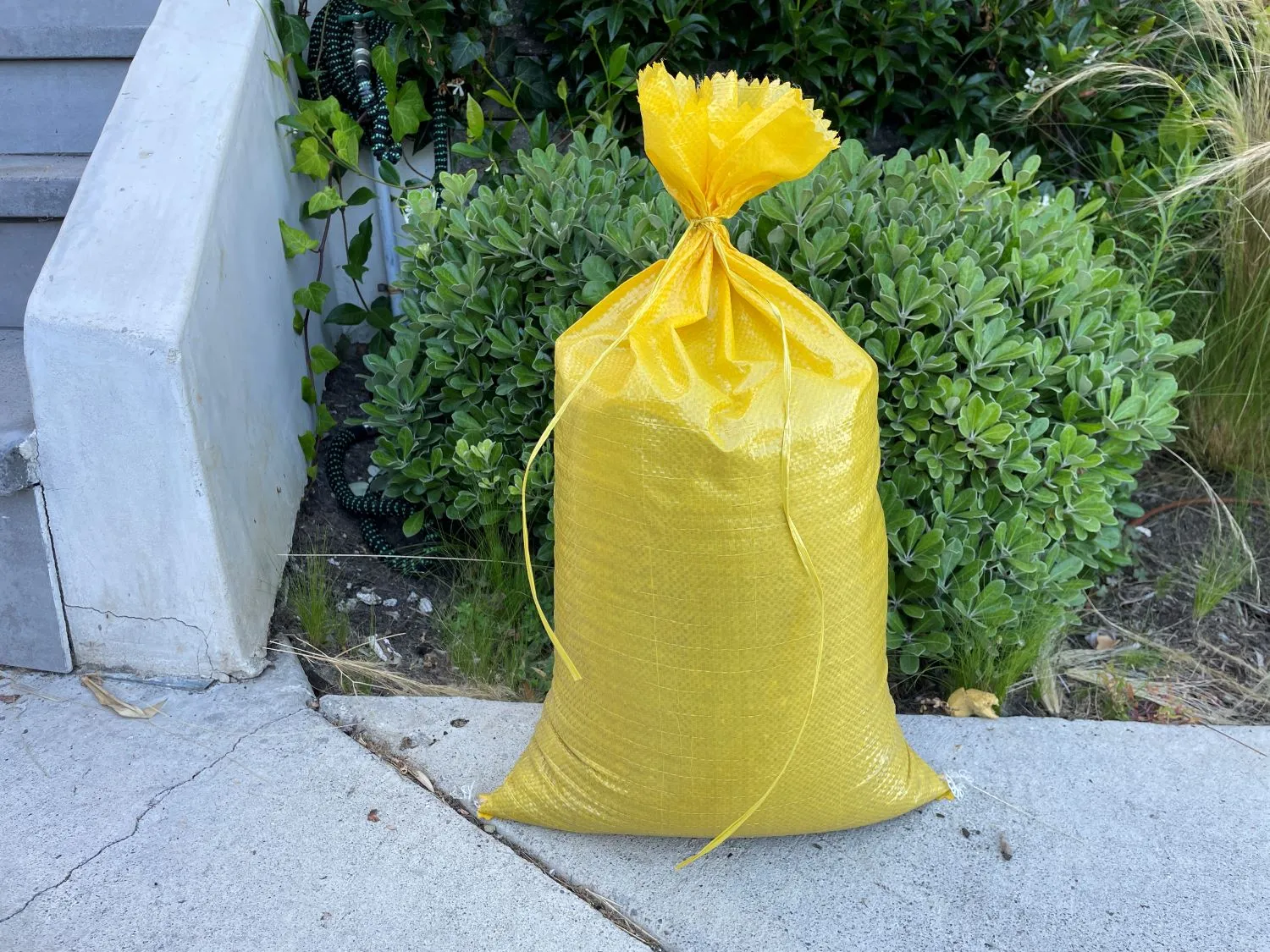 14" x 26" Empty Yellow Sandbags with Tie Strings - UV Resistant (50 lb Capacity)