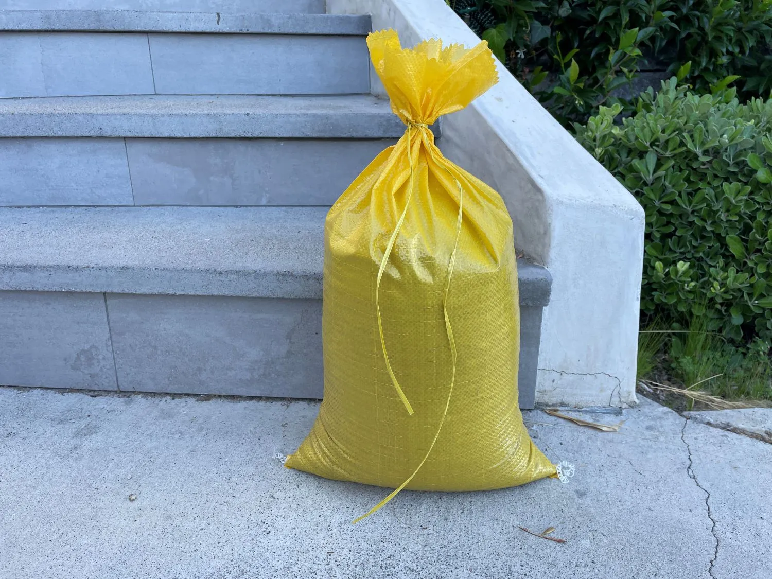 14" x 26" Empty Yellow Sandbags with Tie Strings - UV Resistant (50 lb Capacity)