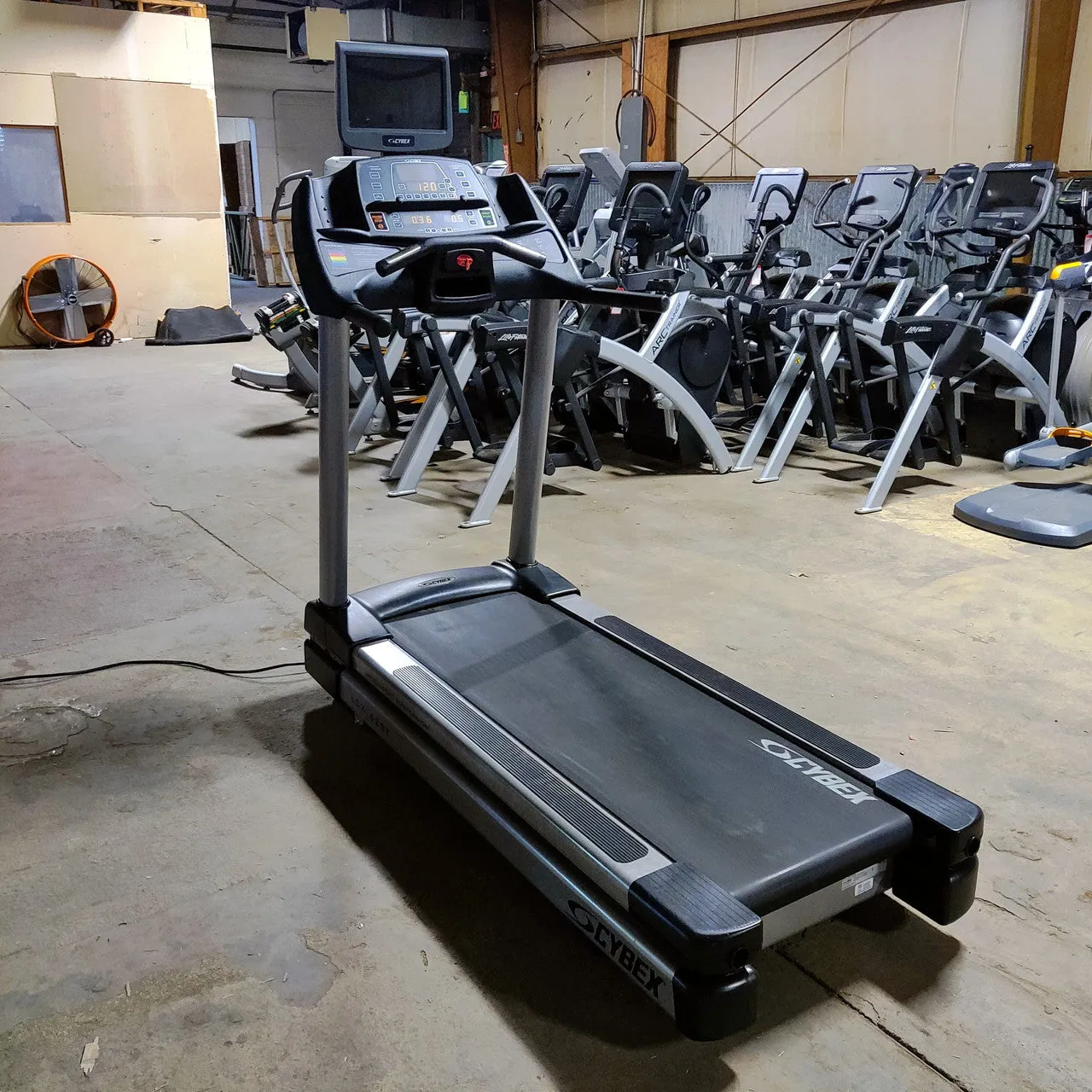 Cybex Treadmill 425T LCX Model Commercial Grade