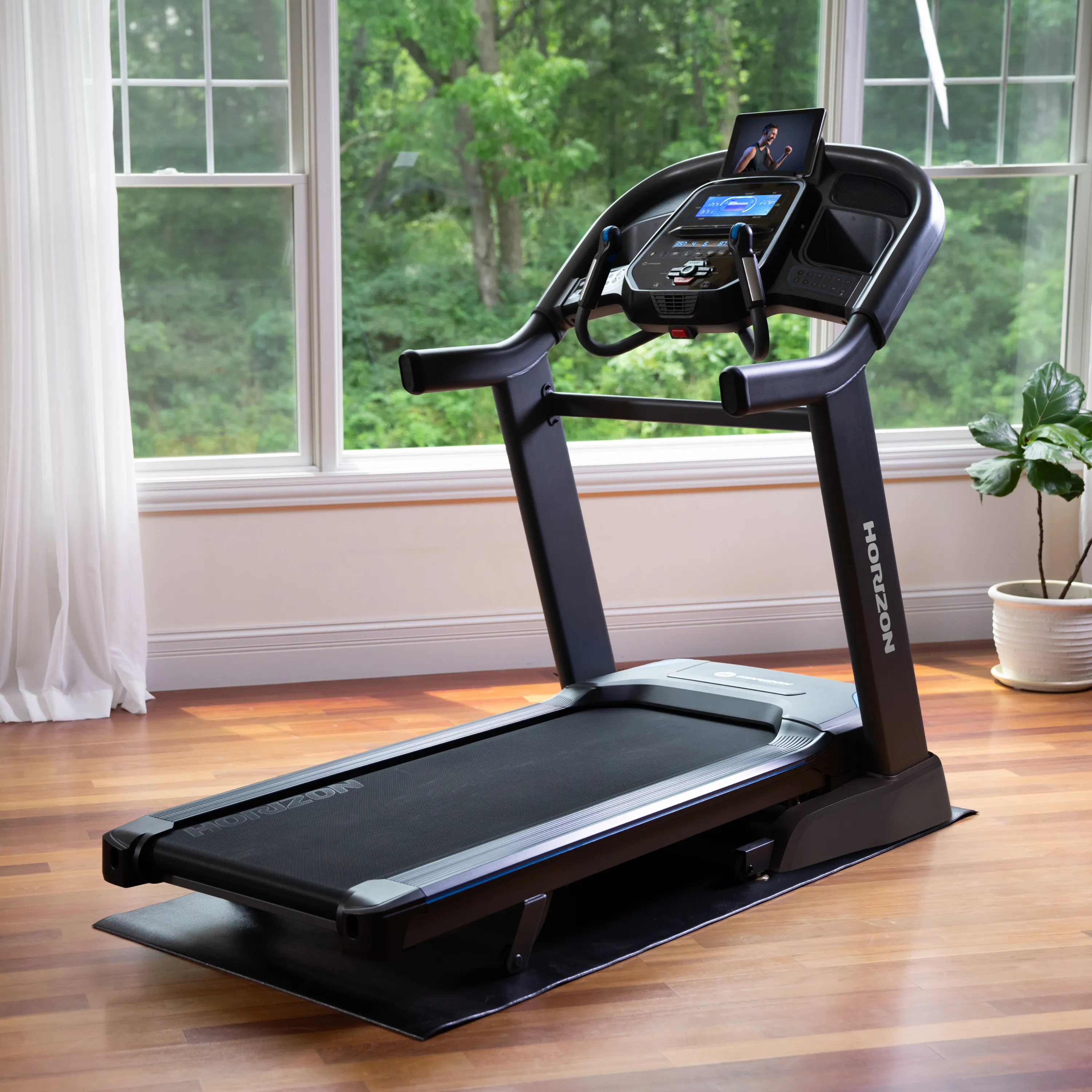 Horizon 7.4AT @Zone Treadmill