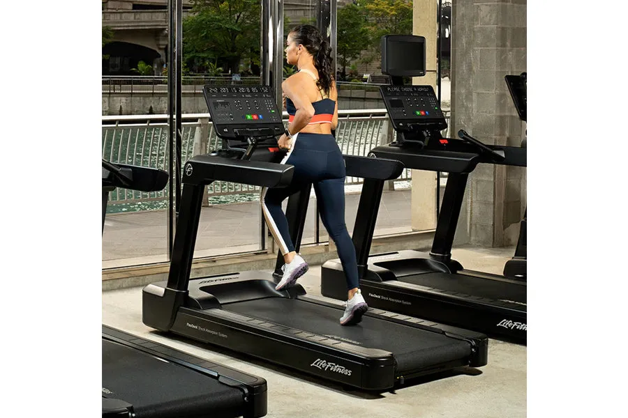 Life Fitness Club Series   (Plus) Treadmill (SALE)