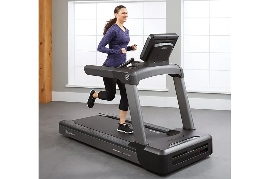 Life Fitness Club Series   (Plus) Treadmill (SALE)