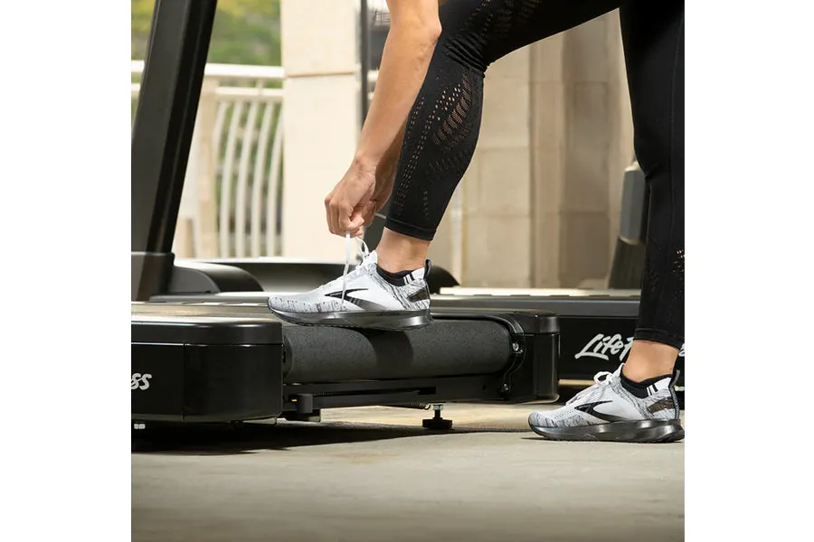 Life Fitness Club Series   (Plus) Treadmill (SALE)